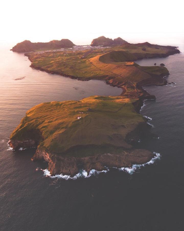 Lava Guesthouse Vestmannaeyjar Exterior photo